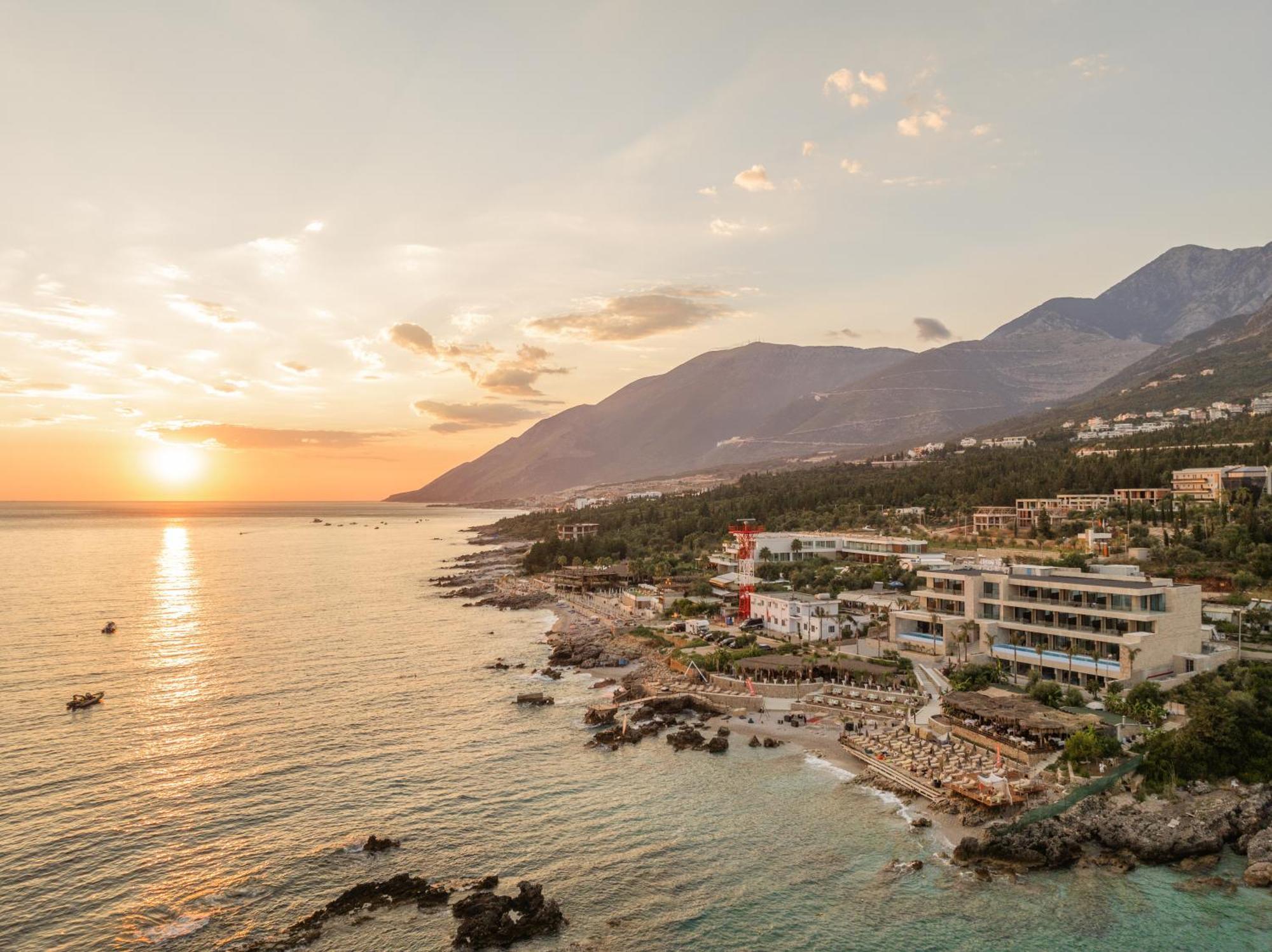 Beyond A Luxury Boutique Hotel Dhërmi Kültér fotó